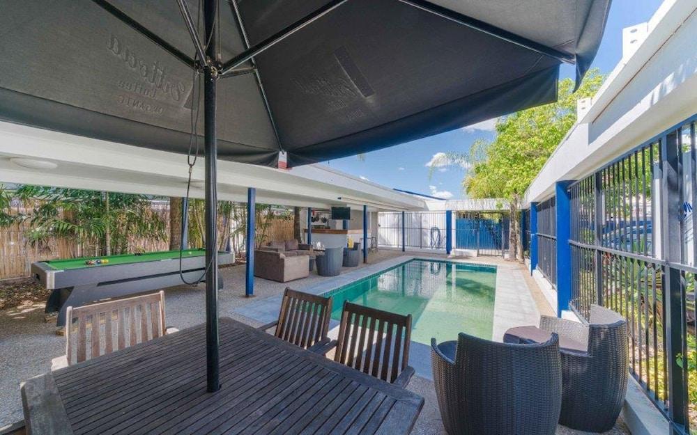 Cosmopolitan Motel & Serviced Apartments Rockhampton Exterior foto