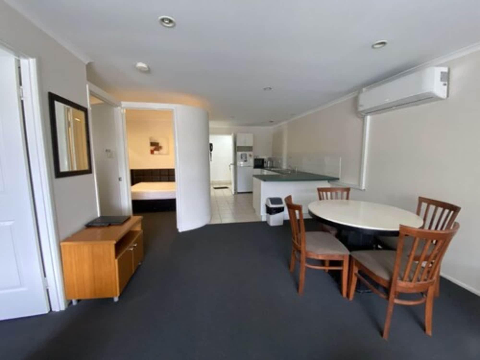 Cosmopolitan Motel & Serviced Apartments Rockhampton Exterior foto