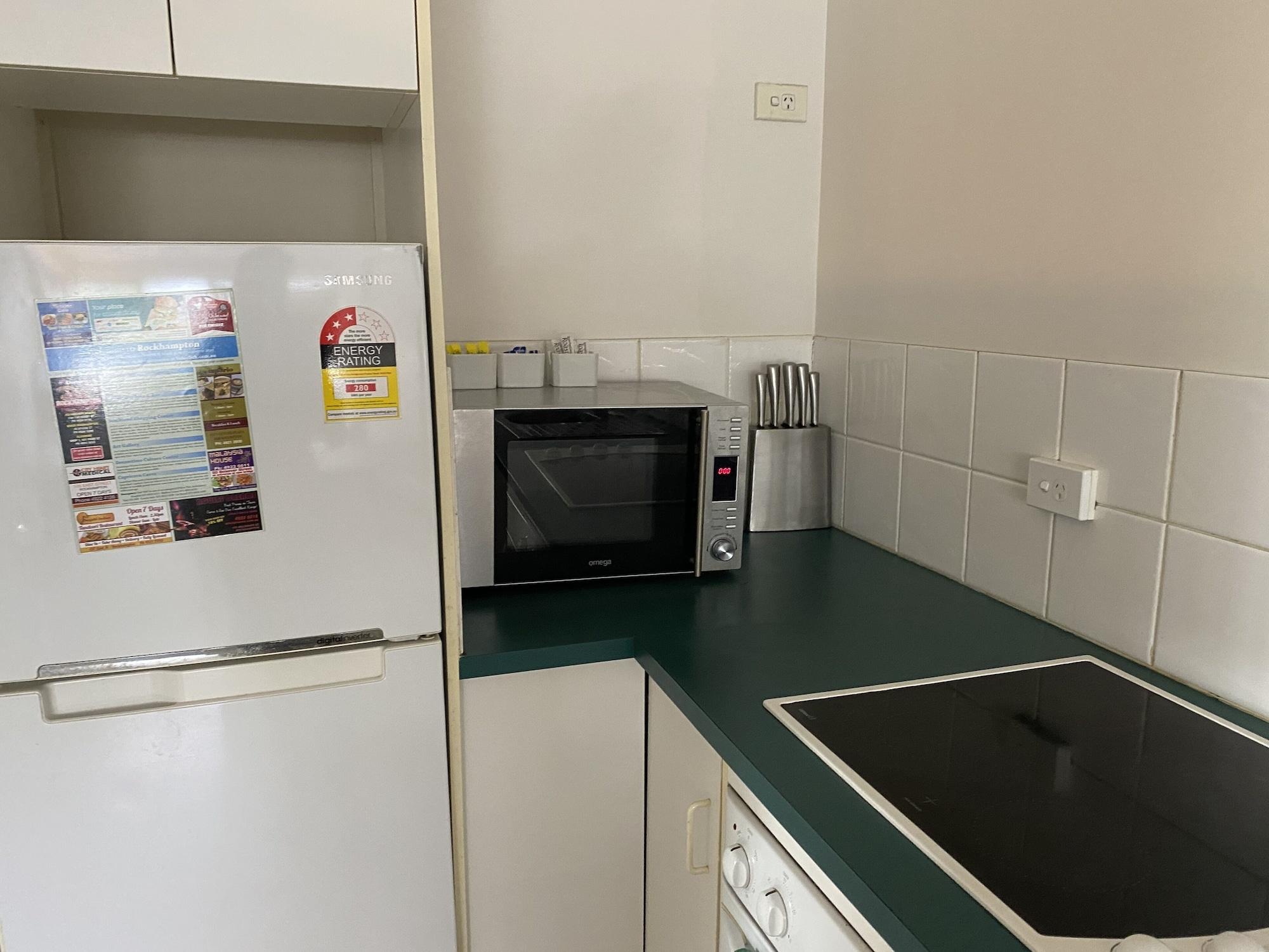 Cosmopolitan Motel & Serviced Apartments Rockhampton Exterior foto