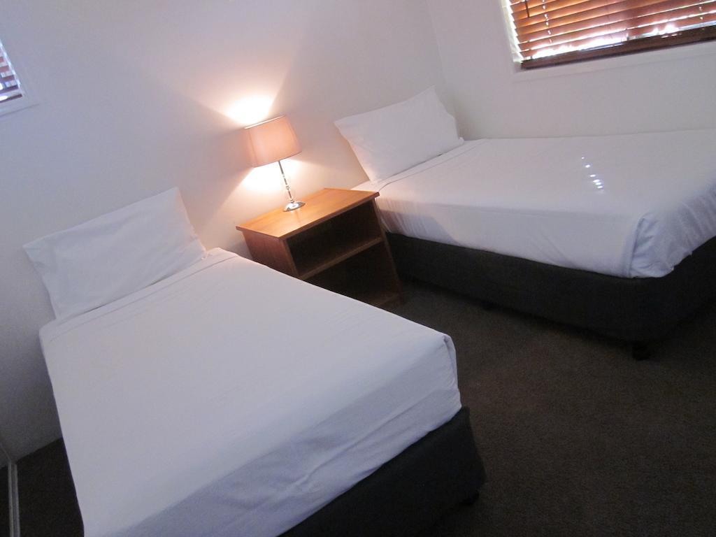 Cosmopolitan Motel & Serviced Apartments Rockhampton Exterior foto