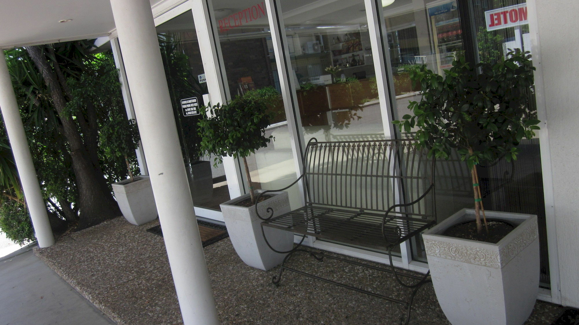 Cosmopolitan Motel & Serviced Apartments Rockhampton Exterior foto