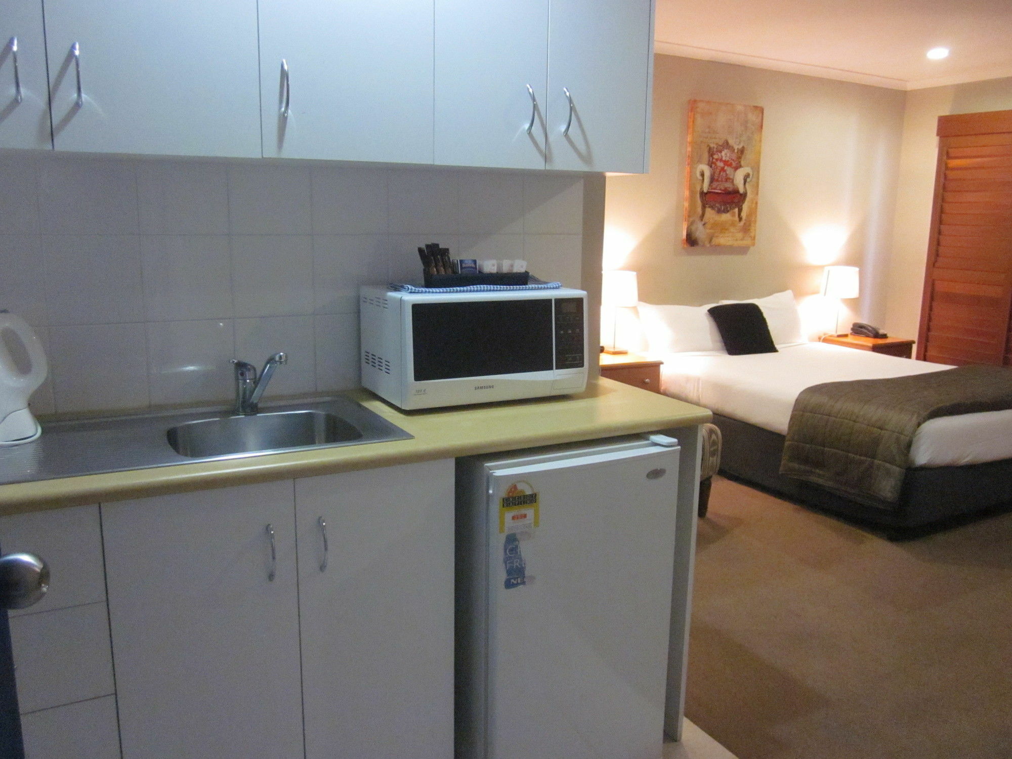 Cosmopolitan Motel & Serviced Apartments Rockhampton Exterior foto