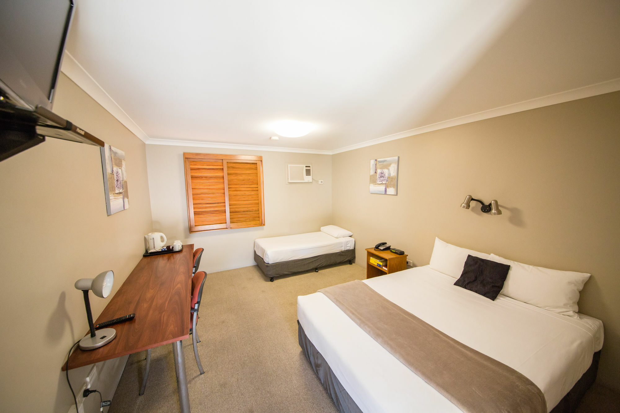 Cosmopolitan Motel & Serviced Apartments Rockhampton Exterior foto